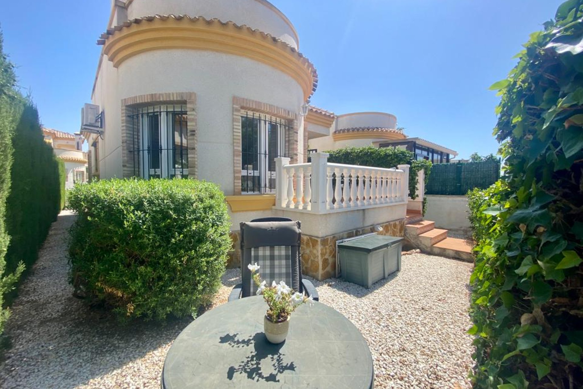 Resale - Villa - Los Montesinos - La Herrada