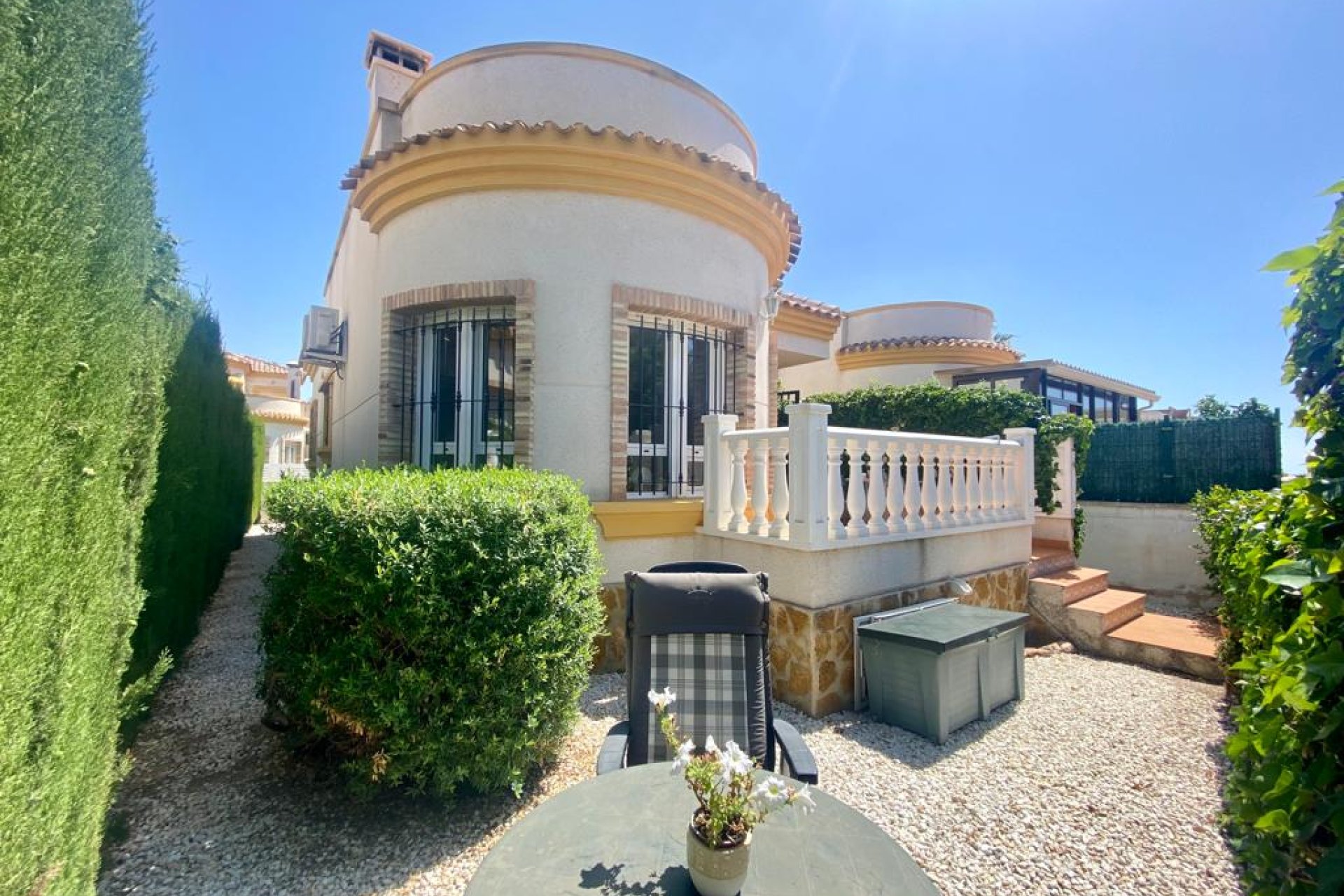 Resale - Villa - Los Montesinos - La Herrada