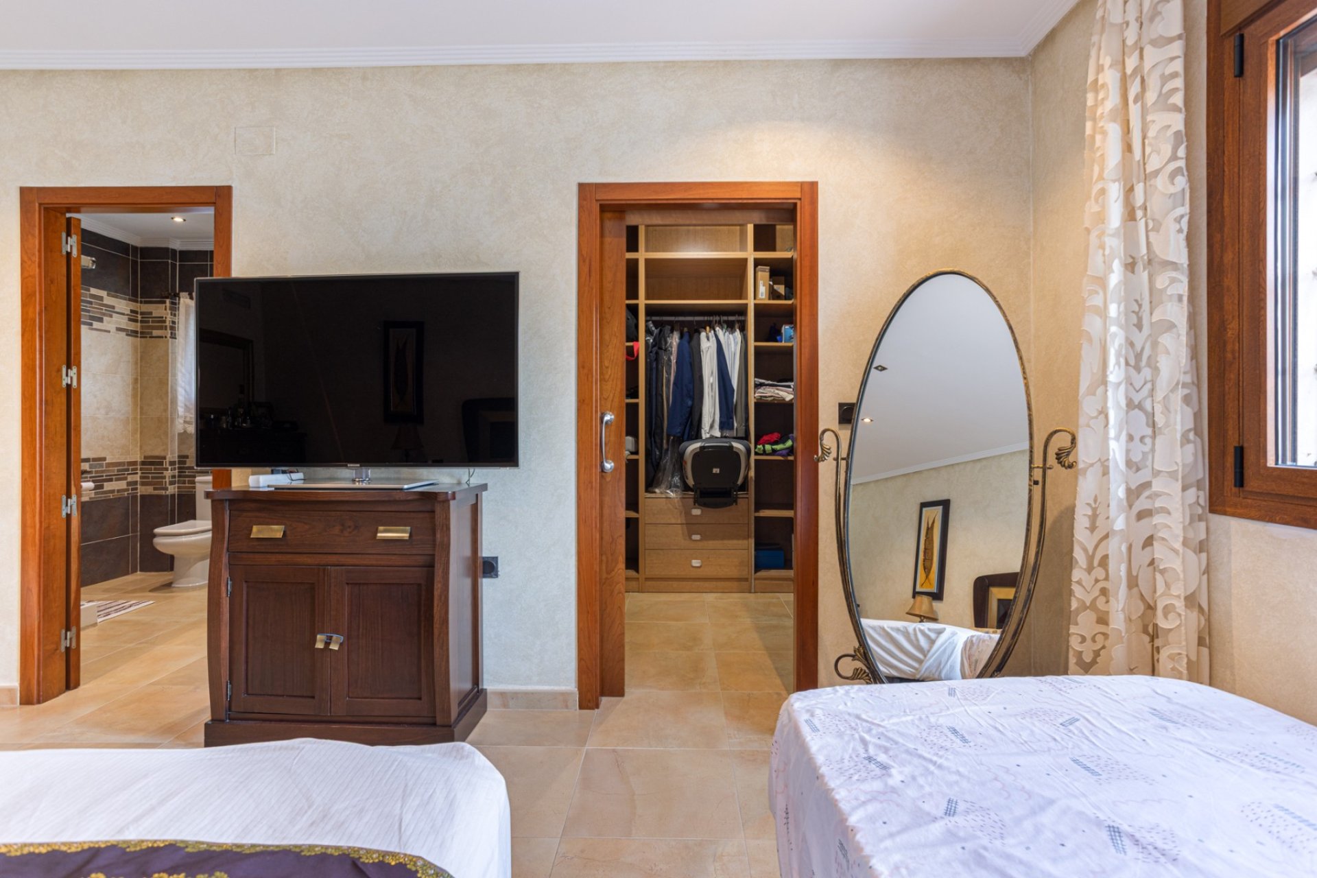 Resale - Villa * - Los Montesinos - La Herrada *