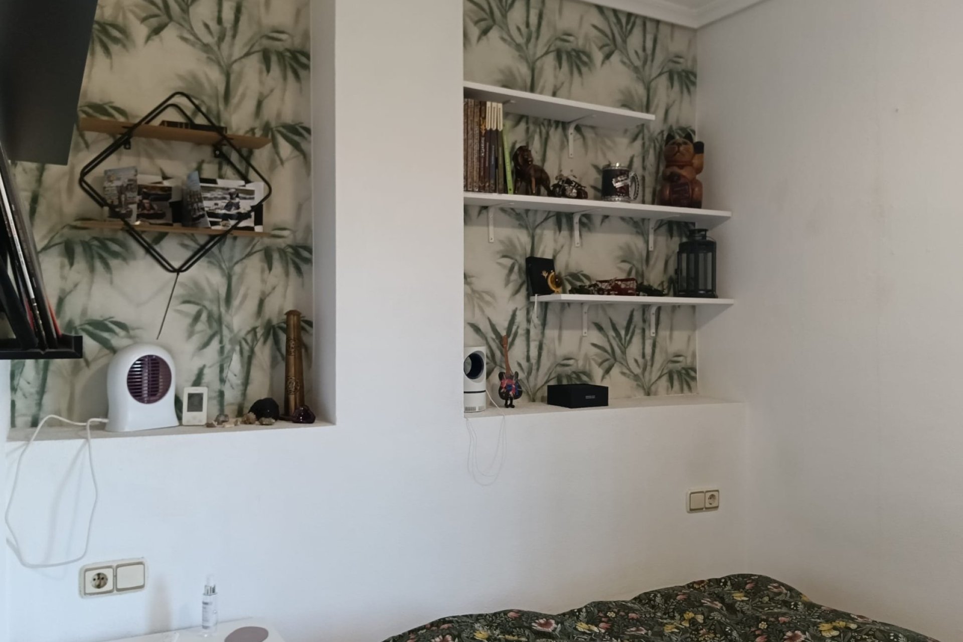 Resale - Villa * - Los Montesinos - La Herrada *