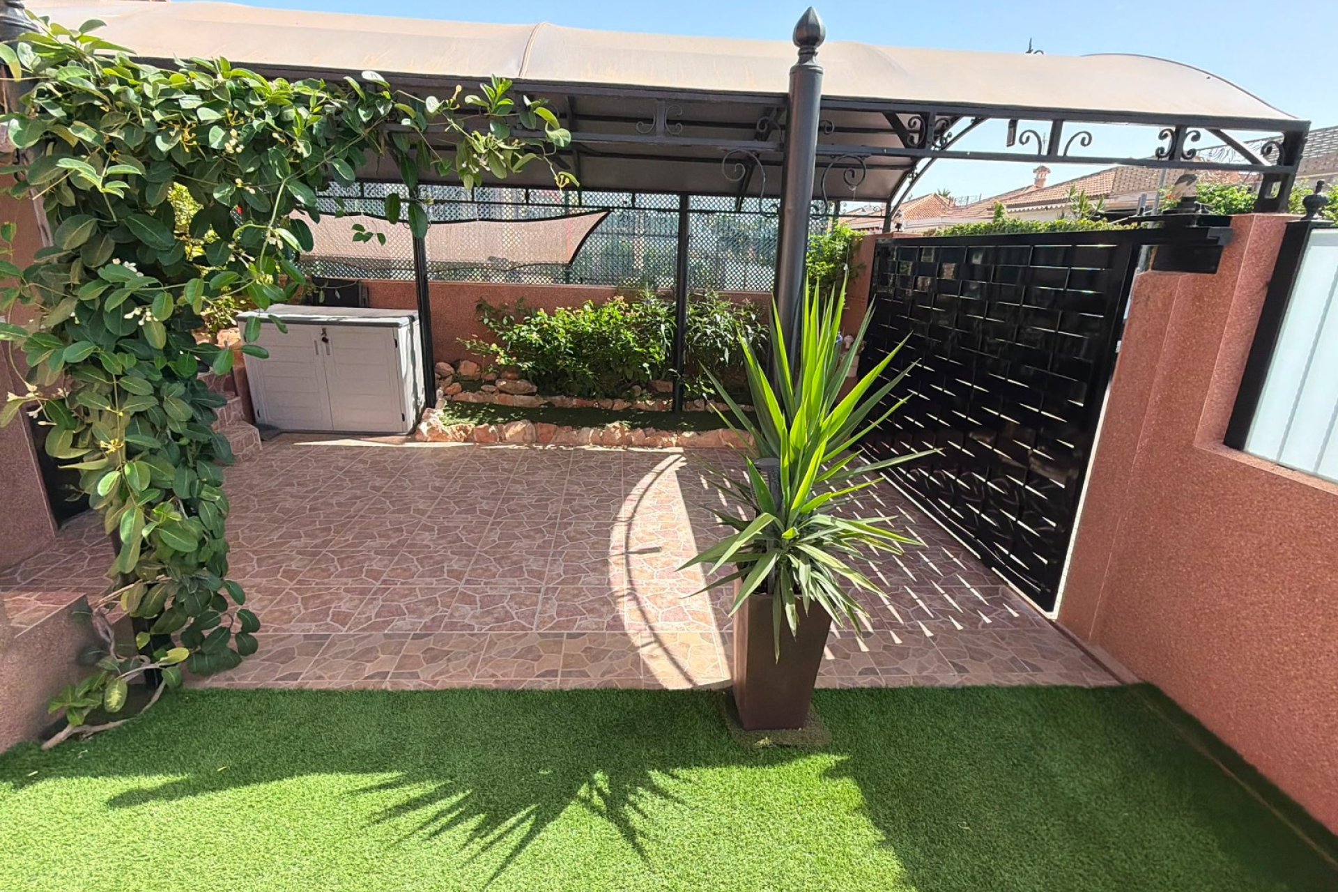 Resale - Villa * - Los Montesinos * - La Herrada *