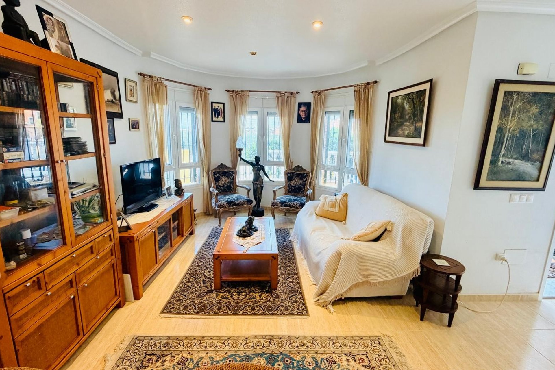 Resale - Villa * - Los Montesinos * - La Herrada *