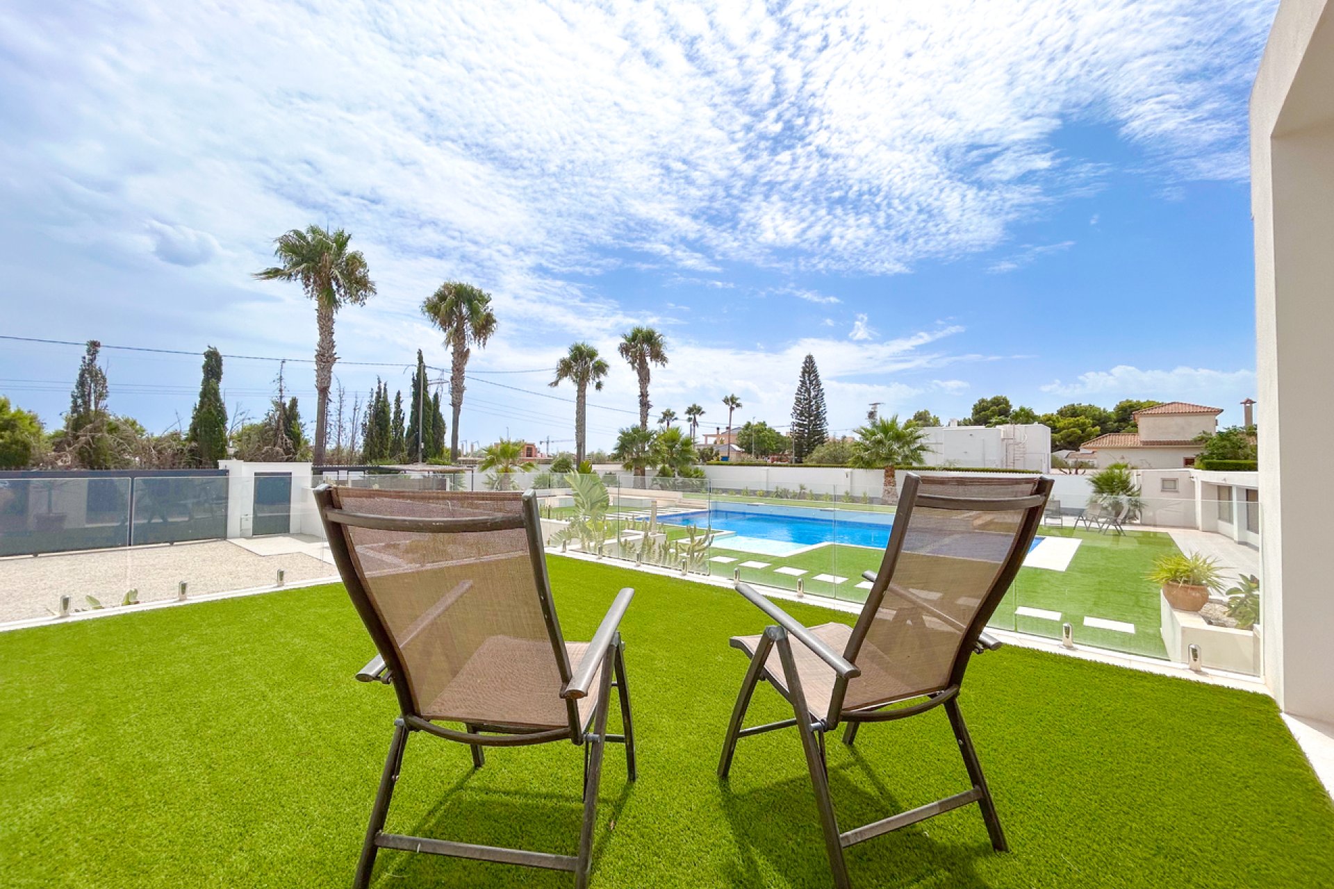Resale - Villa * - Los Montesinos *