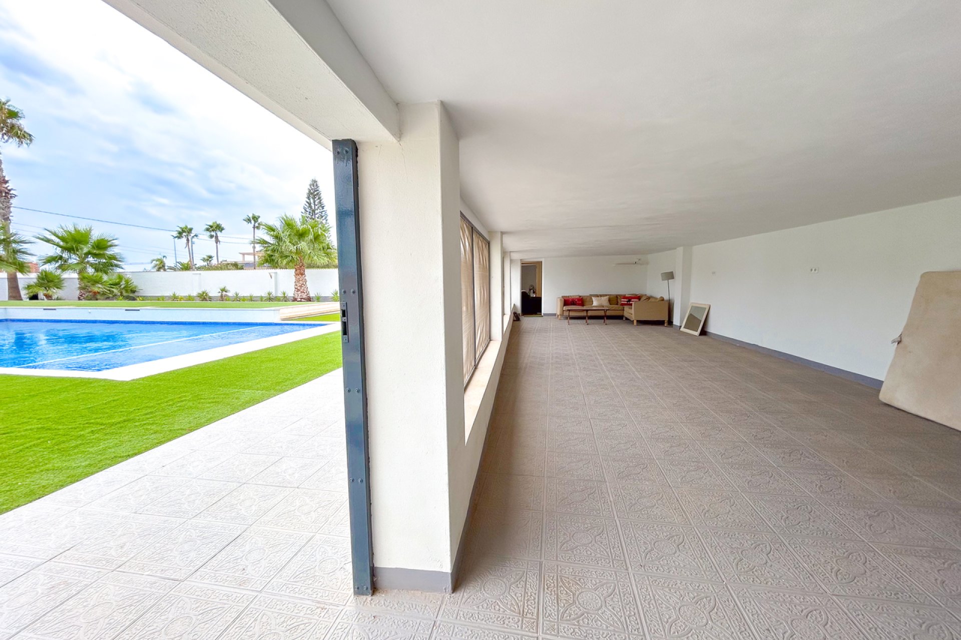 Resale - Villa * - Los Montesinos *