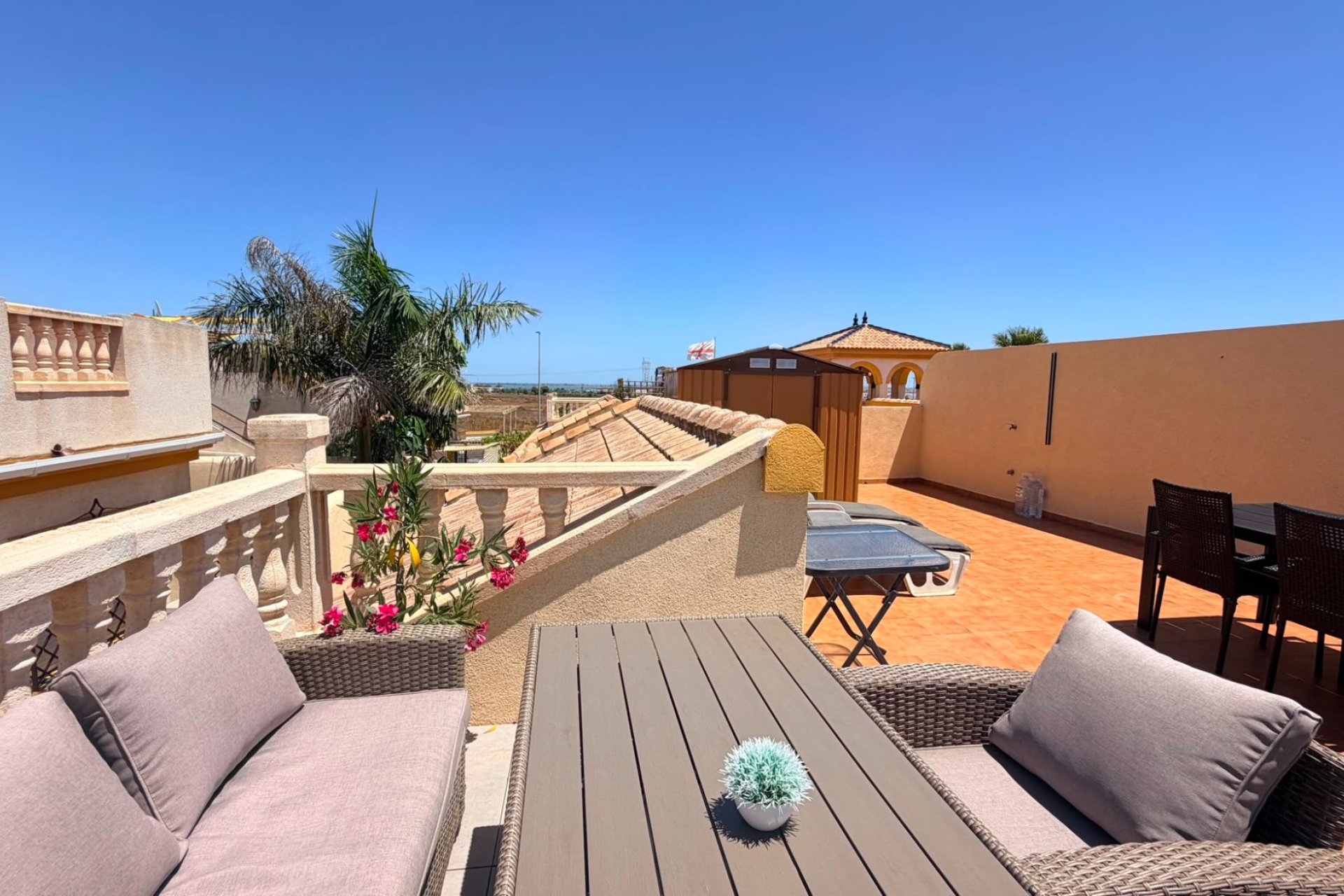 Resale - Villa * - Los Montesinos *