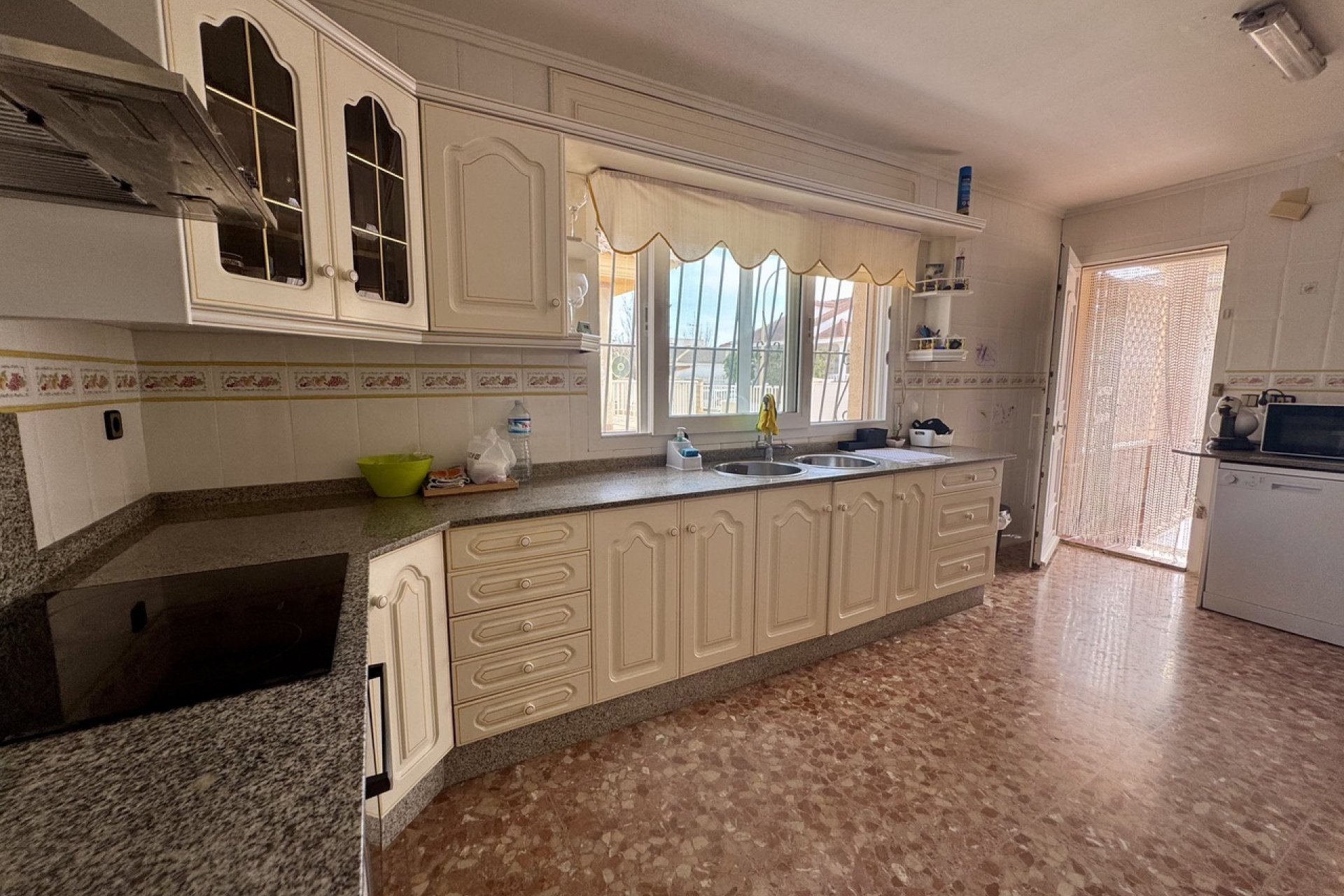 Resale - Villa * - Mar de Cristal *