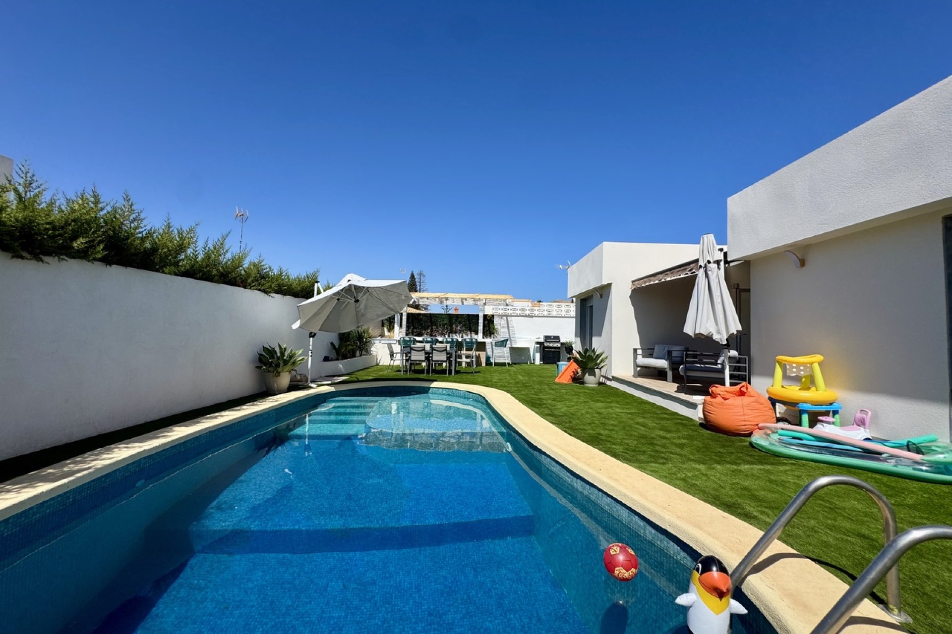 Resale - Villa * - Mar de Cristal *
