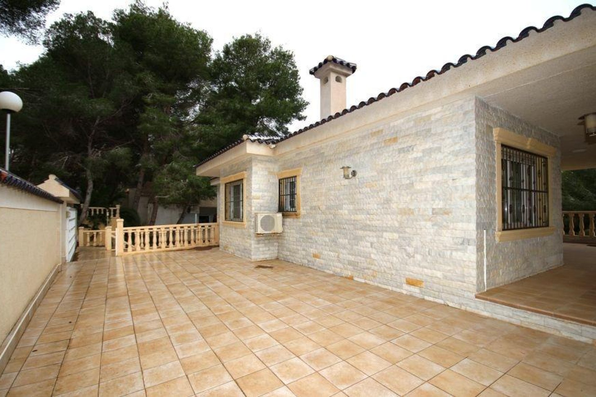 Resale - Villa - Orihuela Costa - Altos de Campoamor