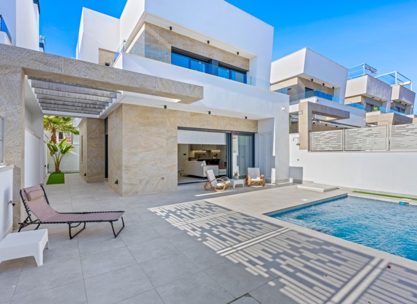 Resale - Villa * - Orihuela Costa * - Blue Lagoon*