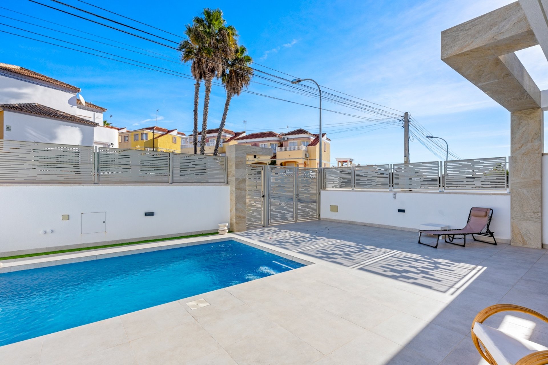 Resale - Villa * - Orihuela Costa * - Blue Lagoon*