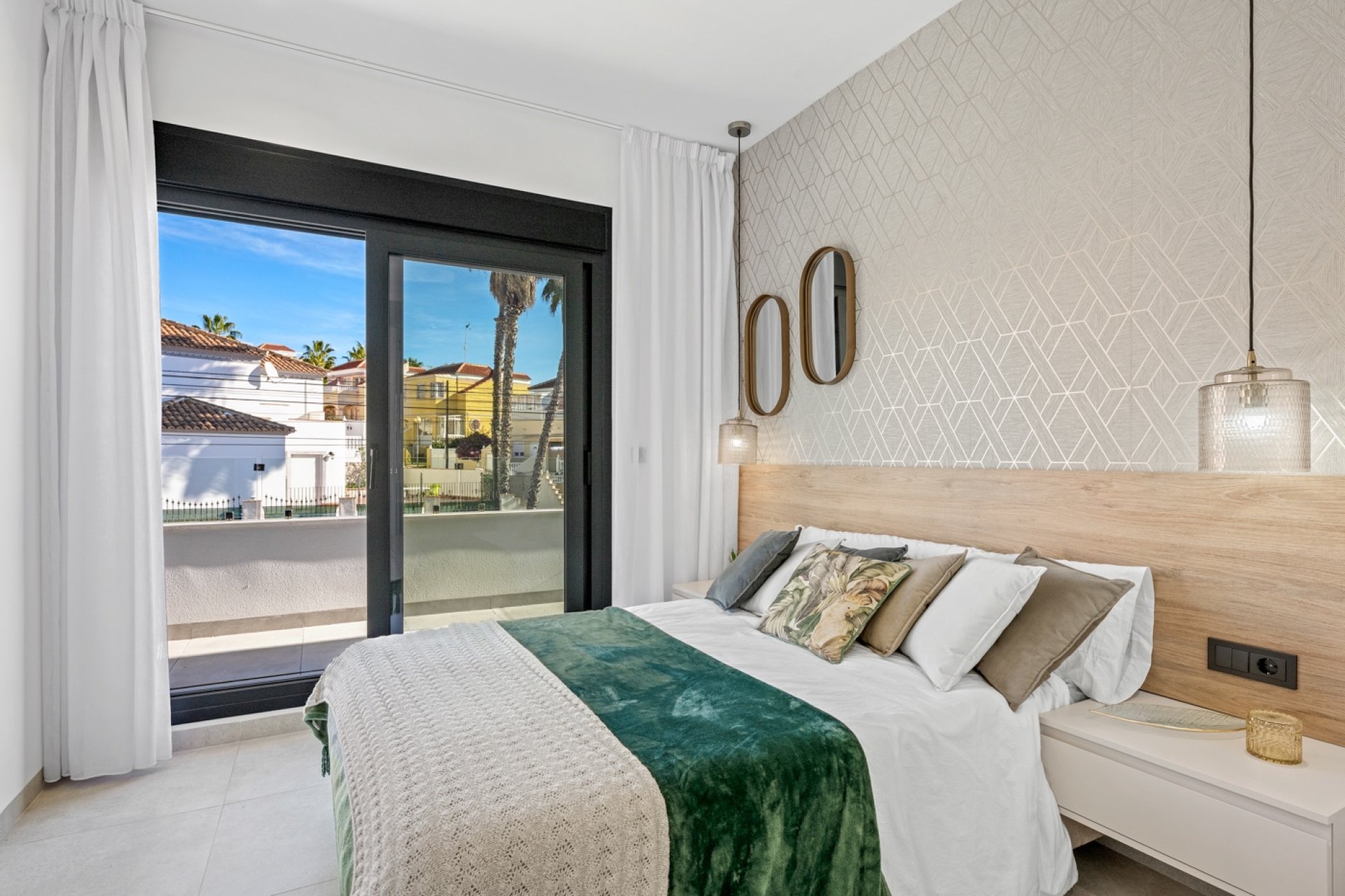 Resale - Villa * - Orihuela Costa * - Blue Lagoon*