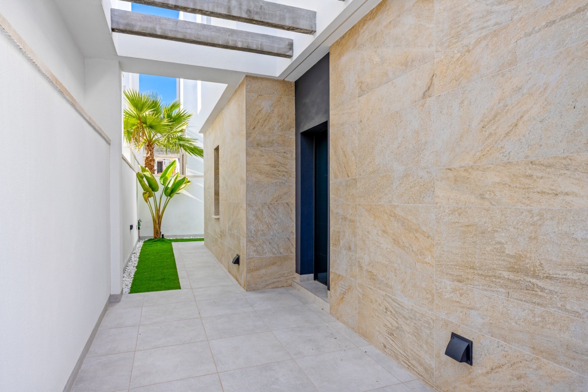 Resale - Villa * - Orihuela Costa * - Blue Lagoon*