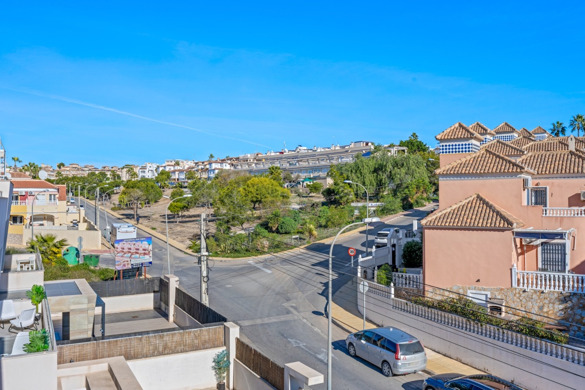 Resale - Villa * - Orihuela Costa * - Blue Lagoon*