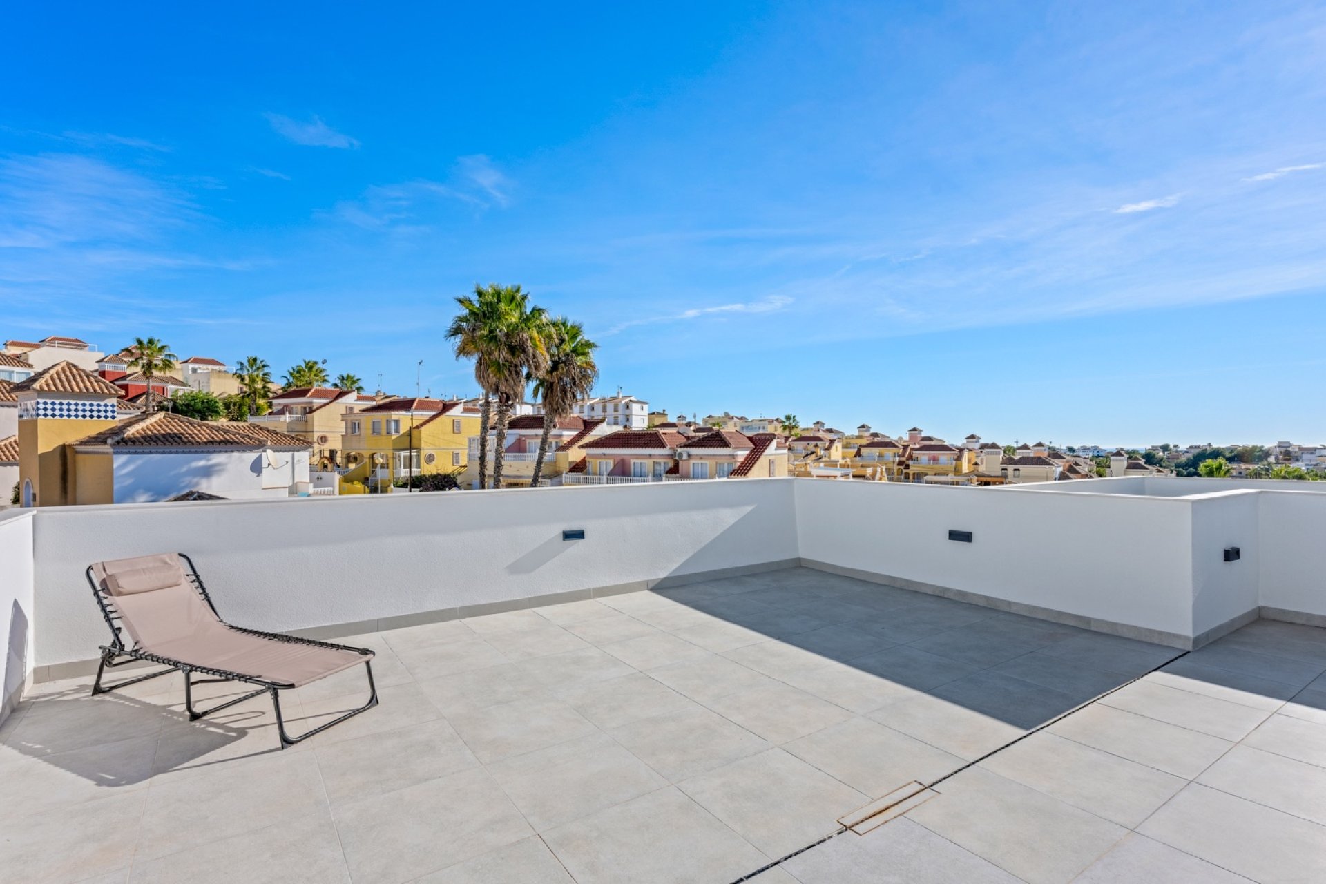 Resale - Villa * - Orihuela Costa * - Blue Lagoon*