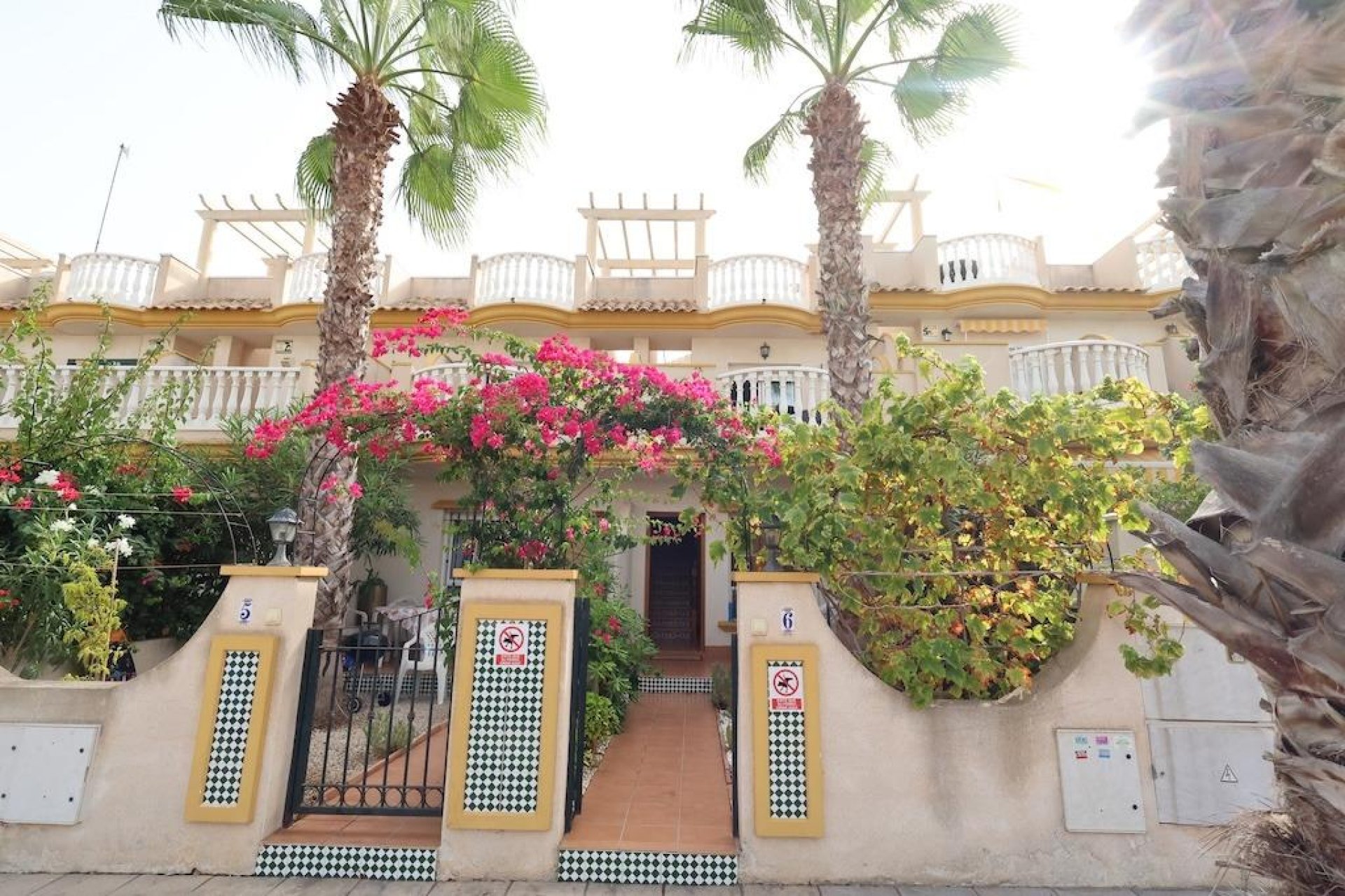 Resale - Villa * - Orihuela Costa - Cabo Roig *