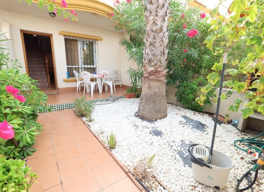 Resale - Villa * - Orihuela Costa - Cabo Roig *