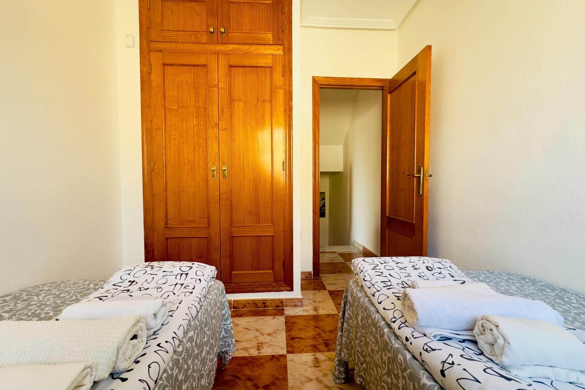 Resale - Villa * - Orihuela Costa - Cabo Roig *