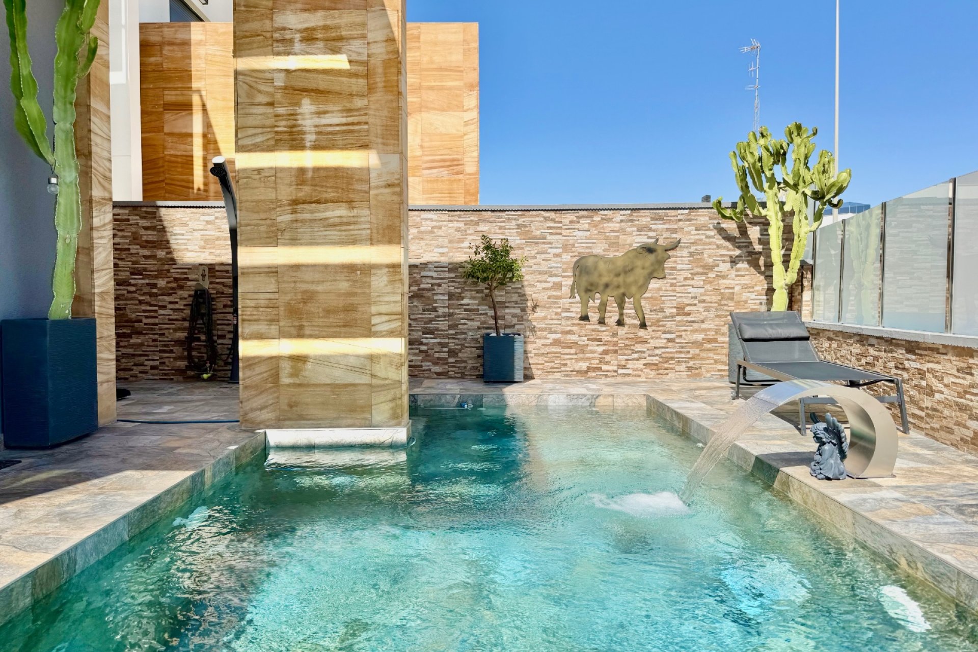 Resale - Villa * - Orihuela Costa * - Cabo Roig *