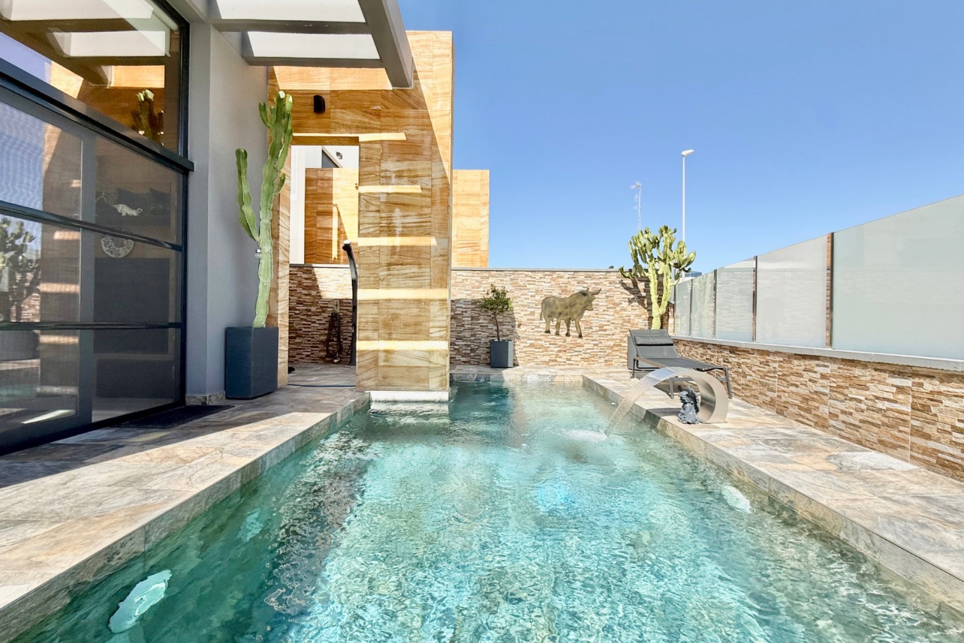 Resale - Villa * - Orihuela Costa * - Cabo Roig *