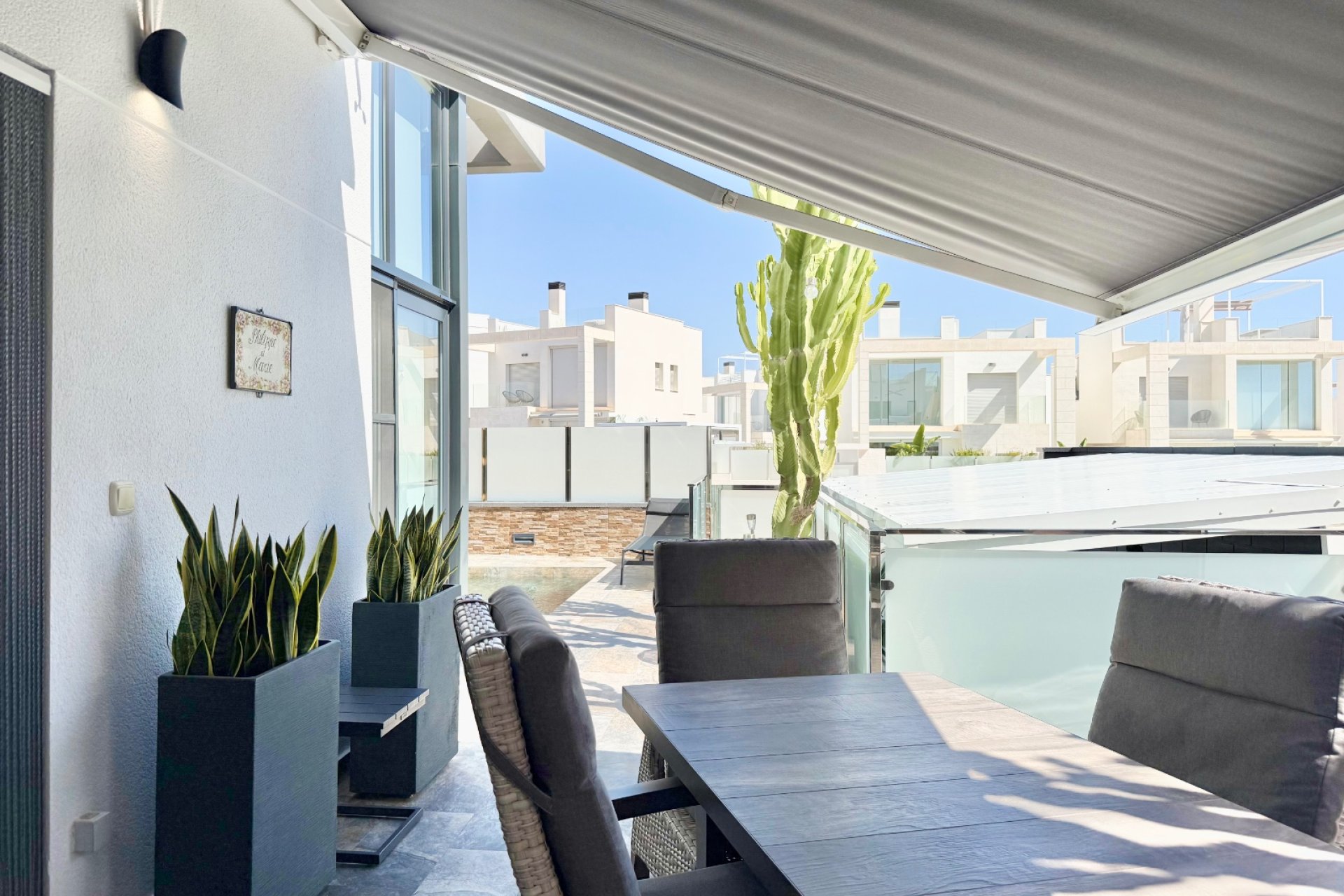 Resale - Villa * - Orihuela Costa * - Cabo Roig *