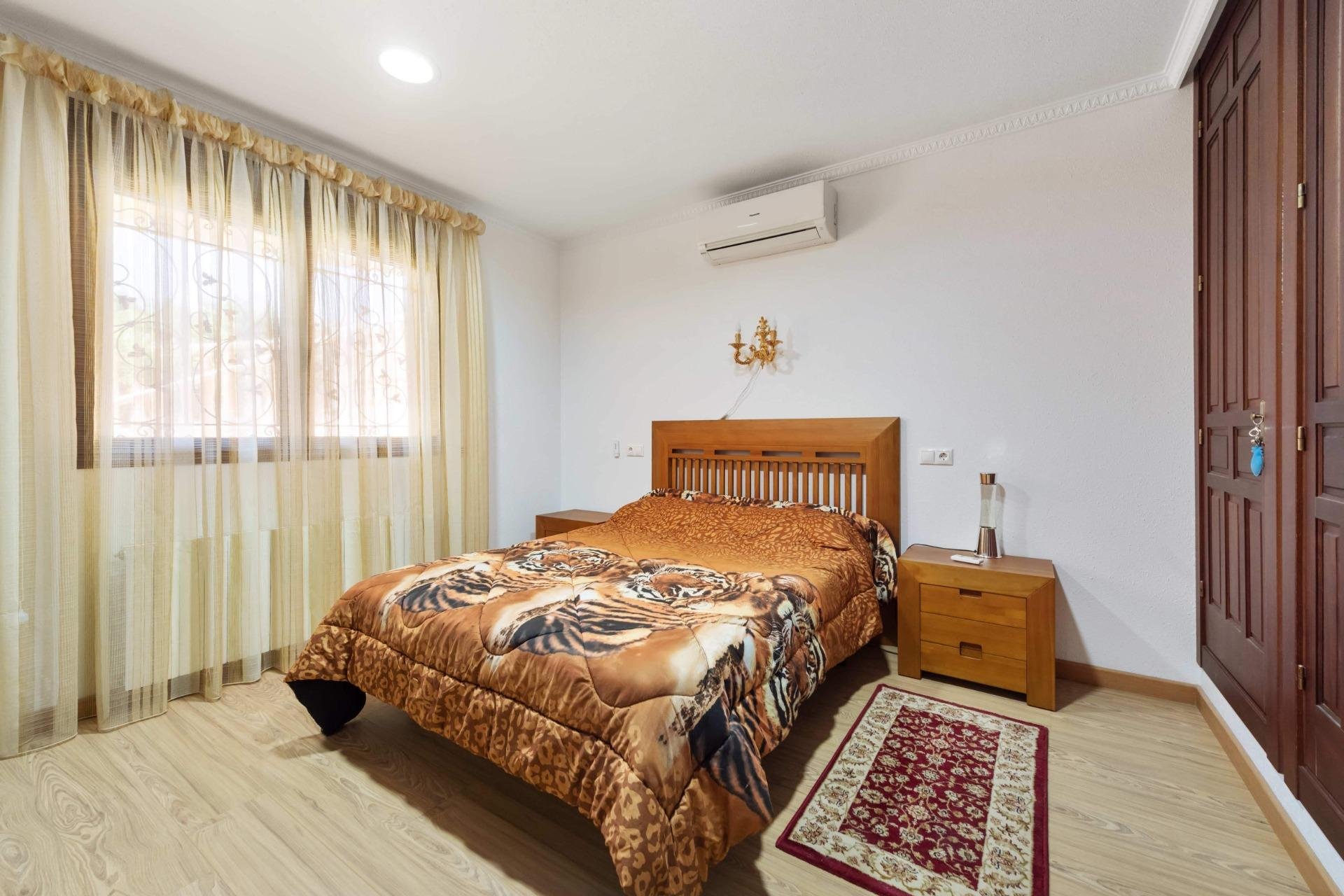 Resale - Villa * - Orihuela Costa * - Campoamor *