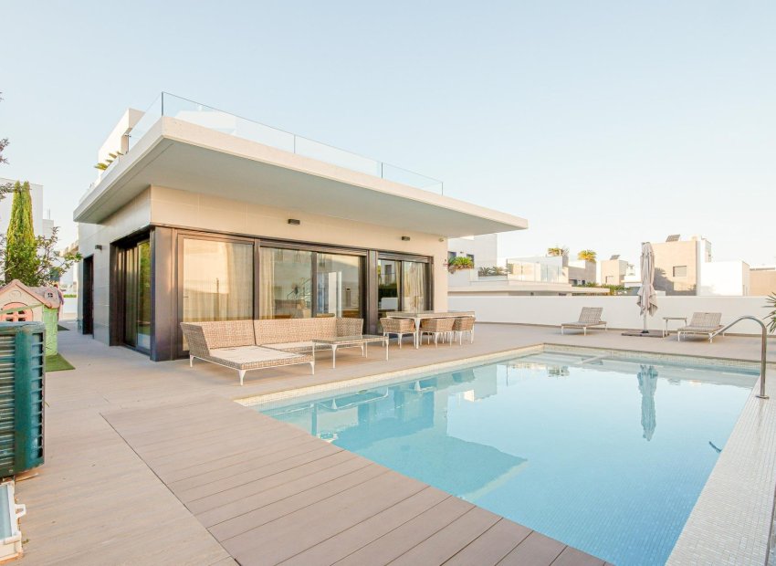 Resale - Villa * - Orihuela Costa * - Campoamor *