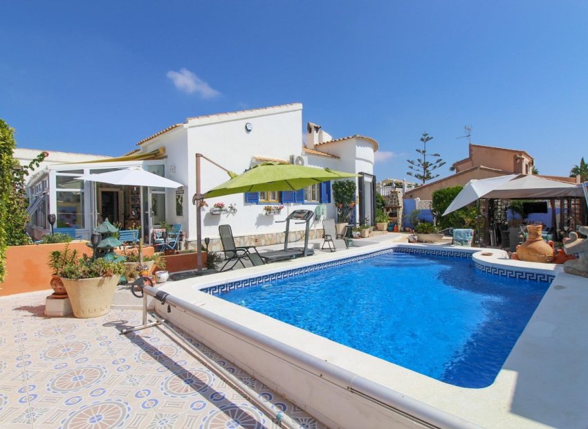 Resale - Villa - Orihuela Costa - La Florida