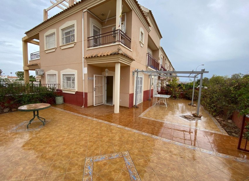 Resale - Villa - Orihuela Costa - La Florida