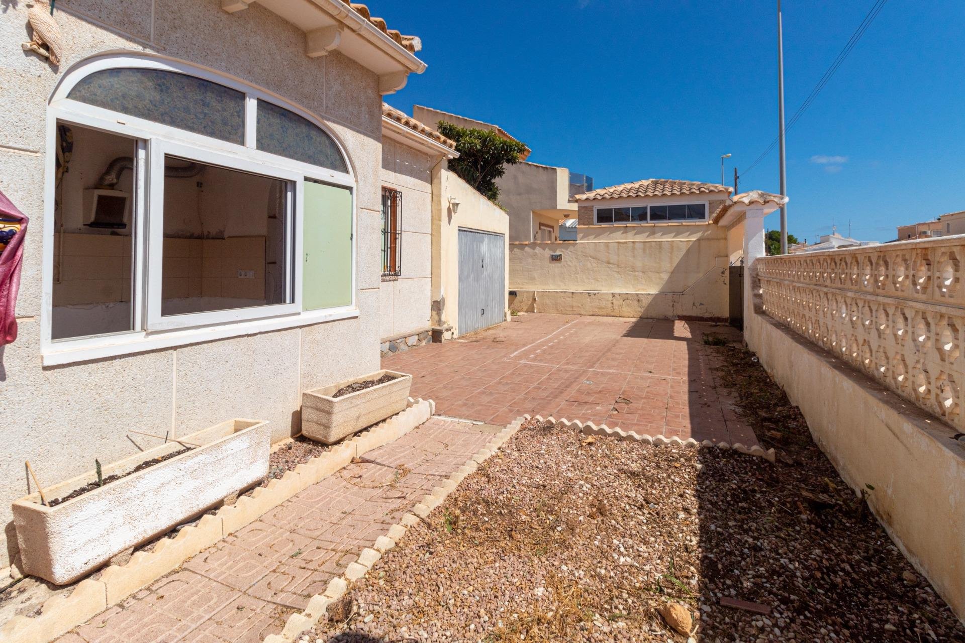 Resale - Villa * - Orihuela Costa * - La Florida *