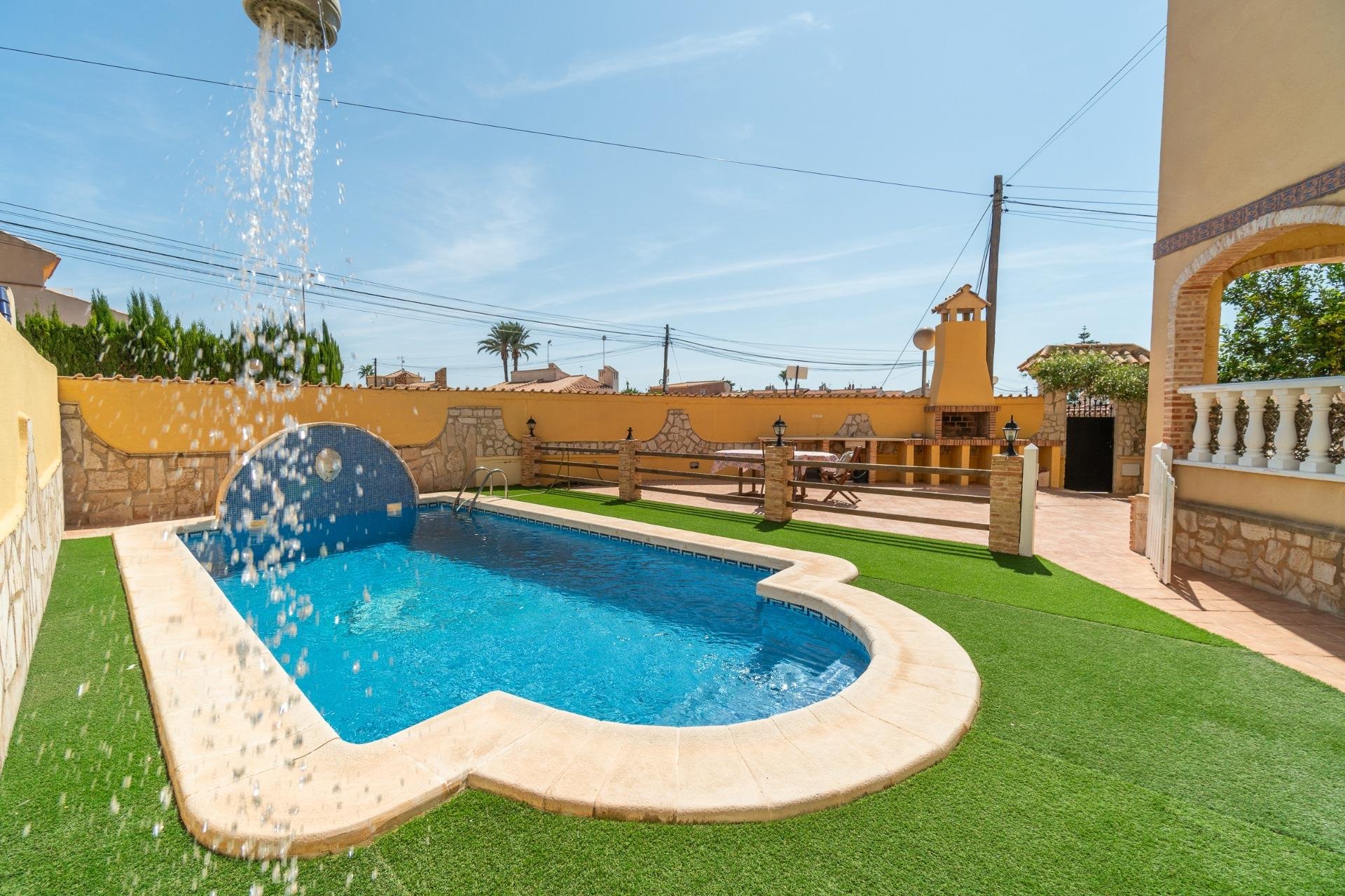 Resale - Villa * - Orihuela Costa * - La Florida *