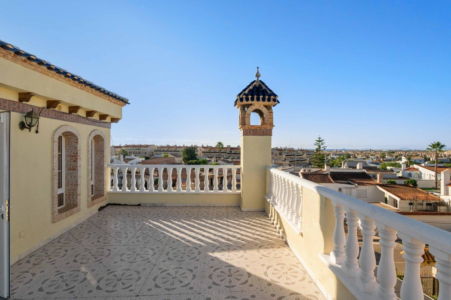 Resale - Villa * - Orihuela Costa * - La Florida *