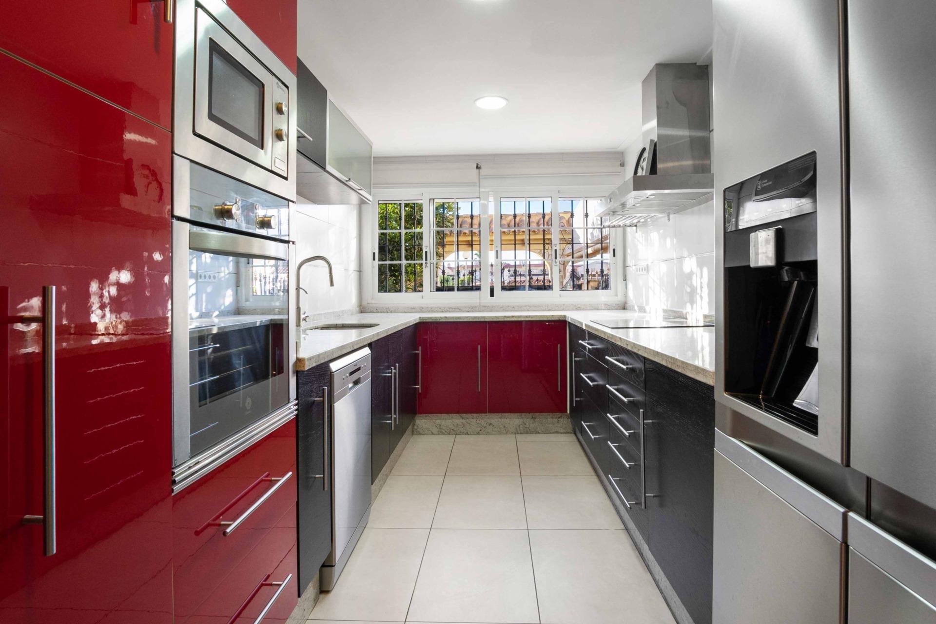 Resale - Villa * - Orihuela Costa * - La Florida *