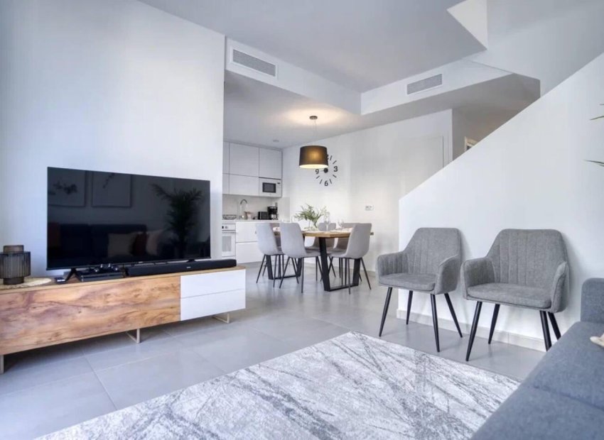 Resale - Villa * - Orihuela Costa * - La Florida *