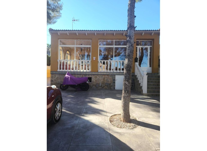 Resale - Villa * - Orihuela Costa * - La Florida *