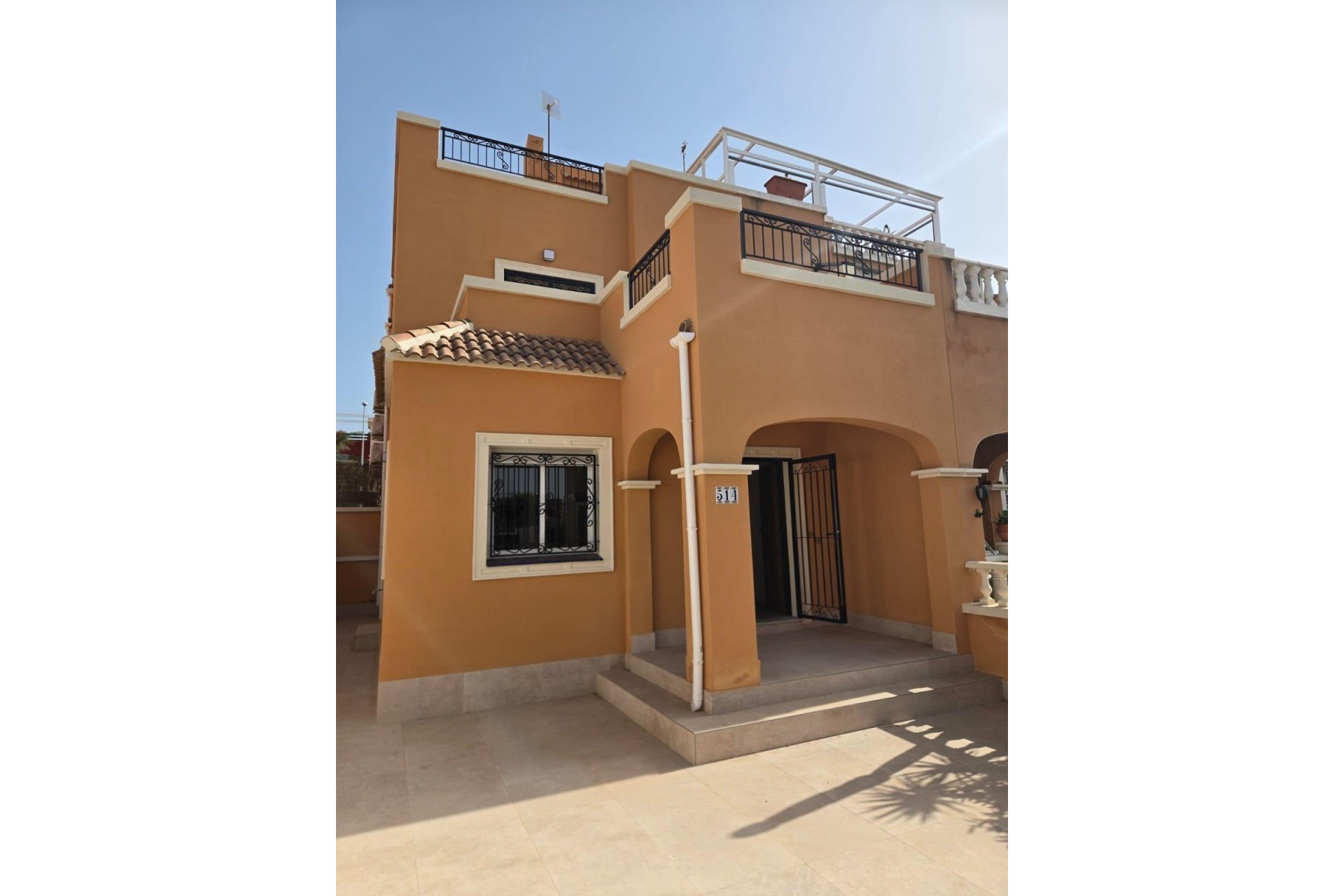 Resale - Villa * - Orihuela Costa * - La Florida *