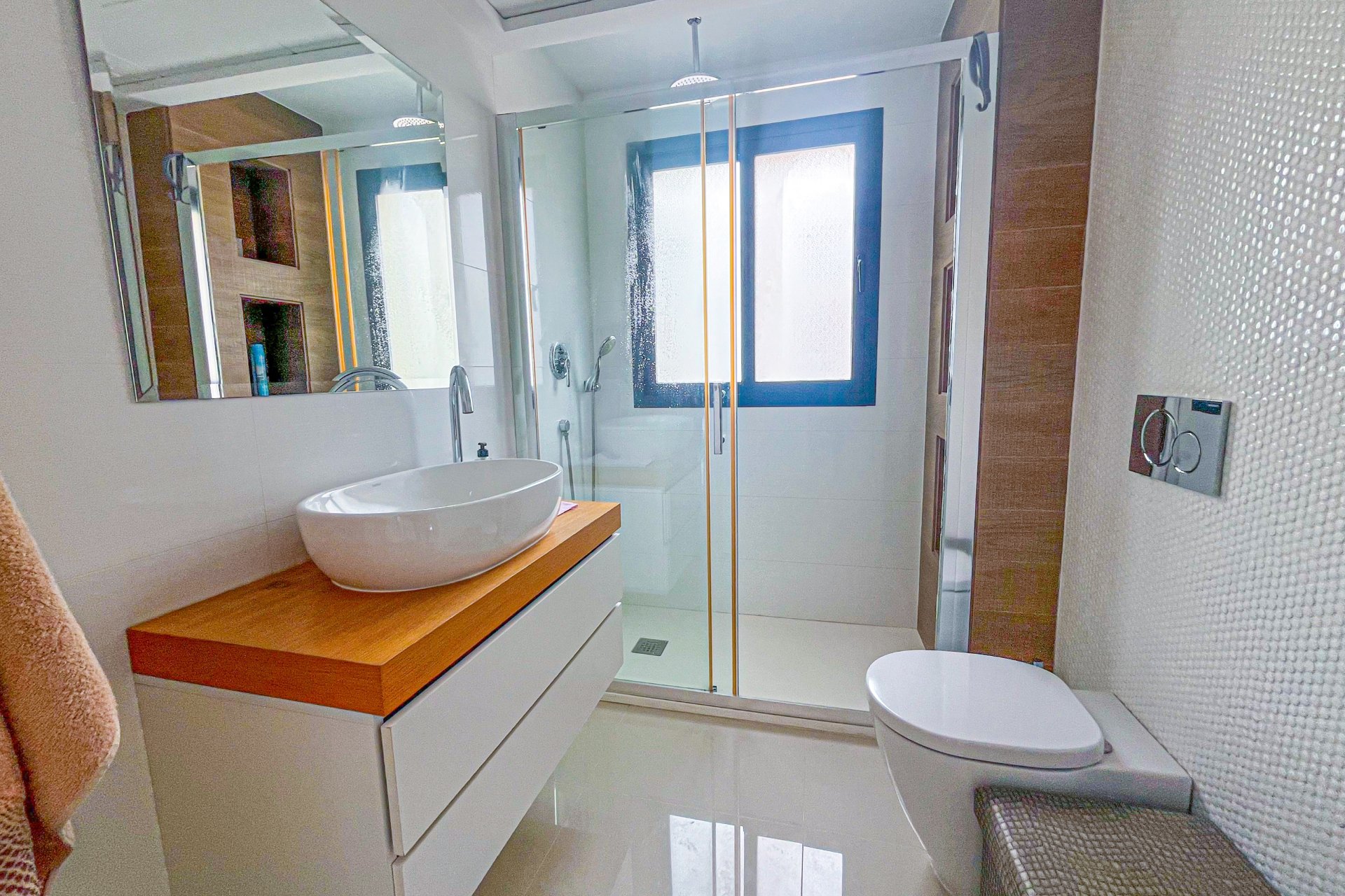 Resale - Villa * - Orihuela Costa - La Zenia *