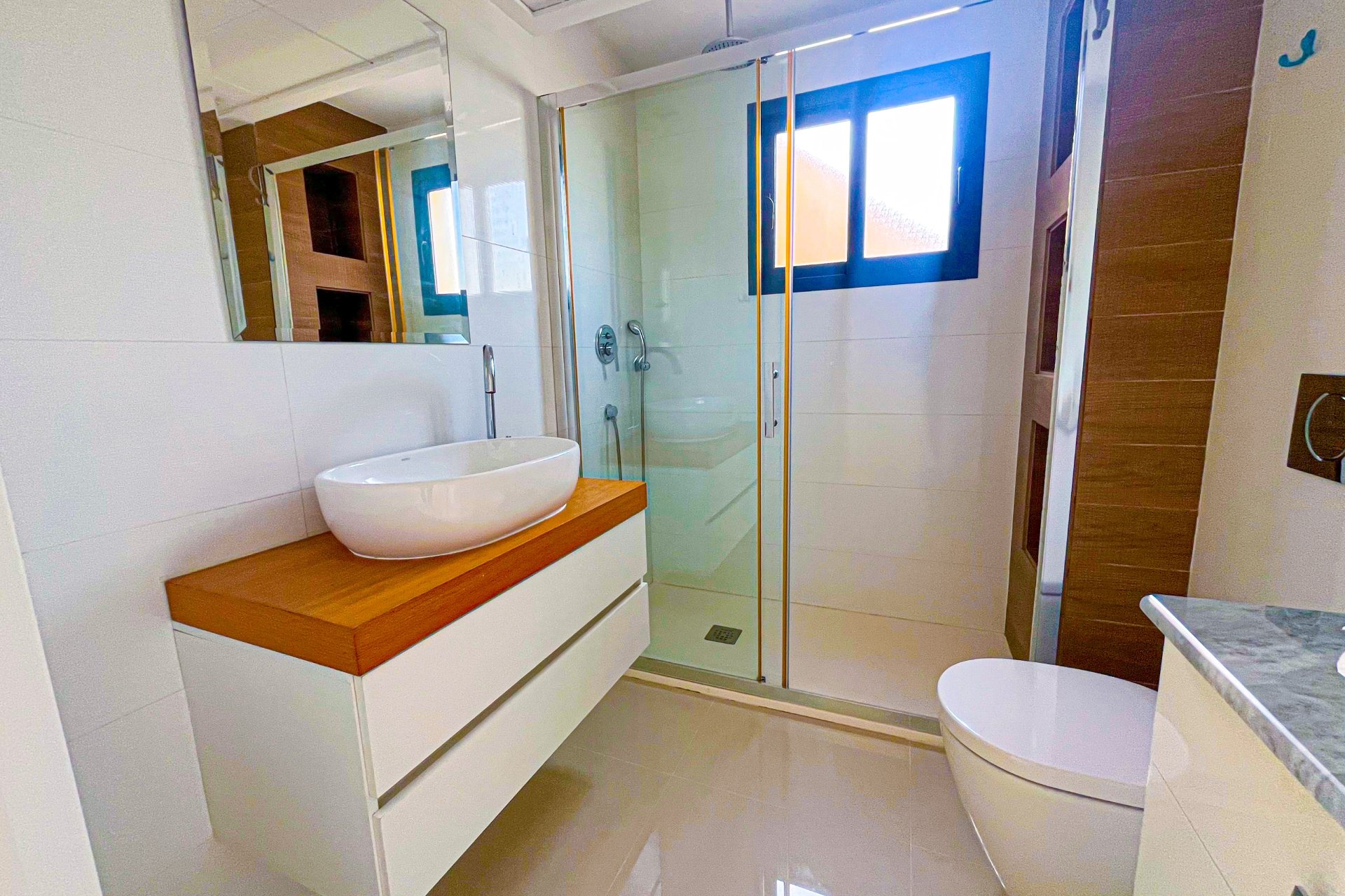 Resale - Villa * - Orihuela Costa - La Zenia *