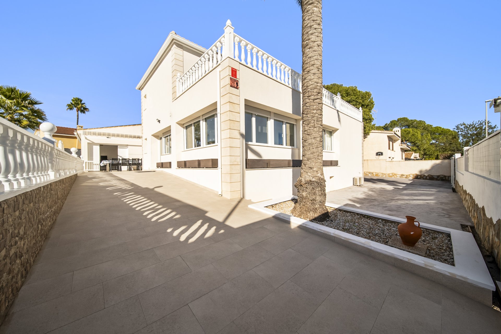Resale - Villa * - Orihuela Costa * - La Zenia *