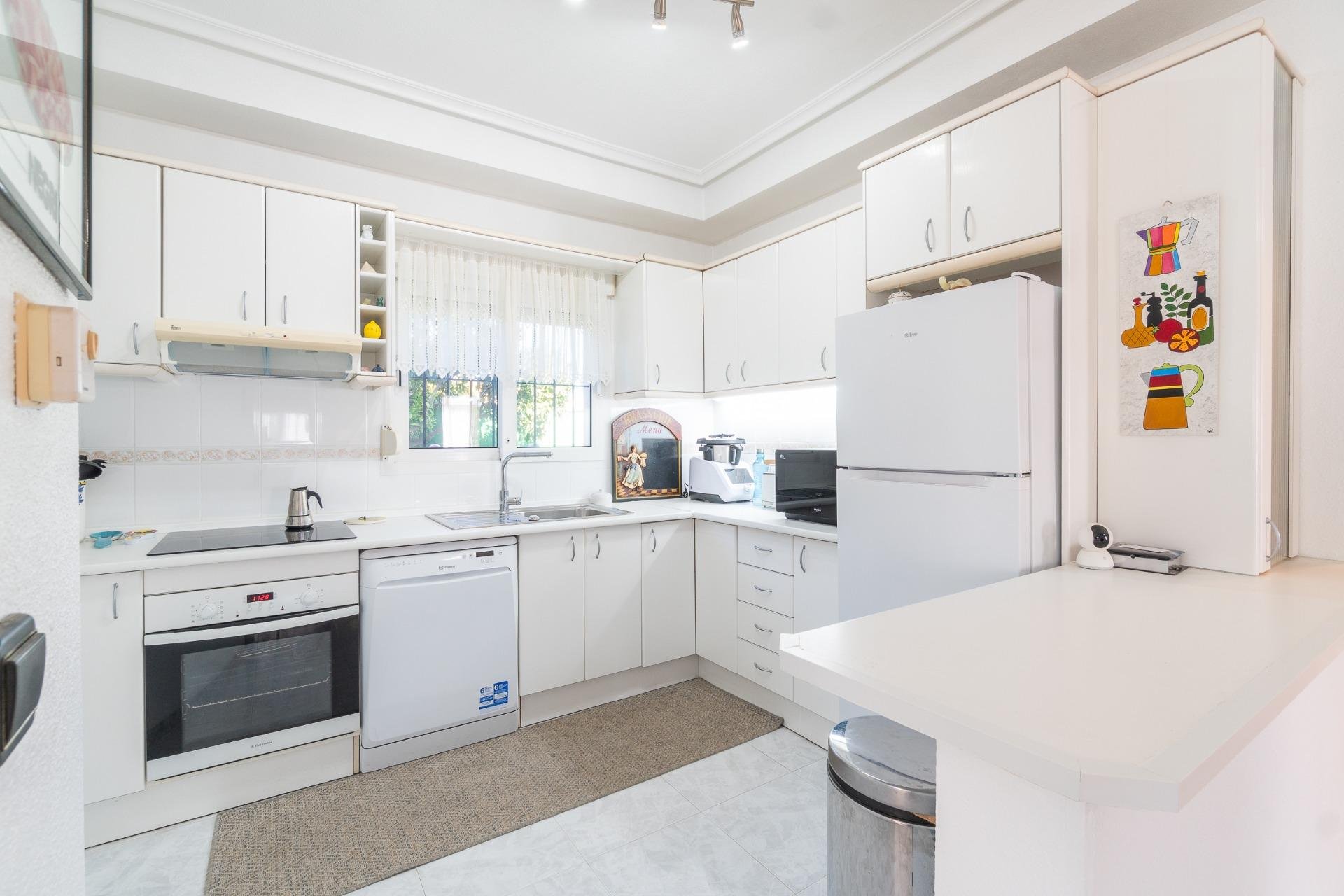 Resale - Villa * - Orihuela Costa * - La Zenia *