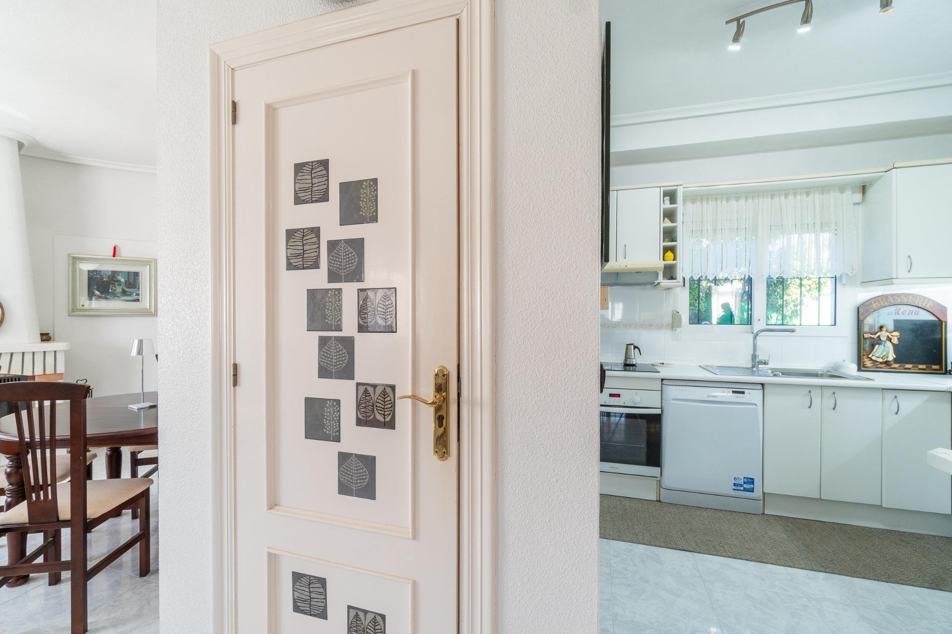 Resale - Villa * - Orihuela Costa * - La Zenia *