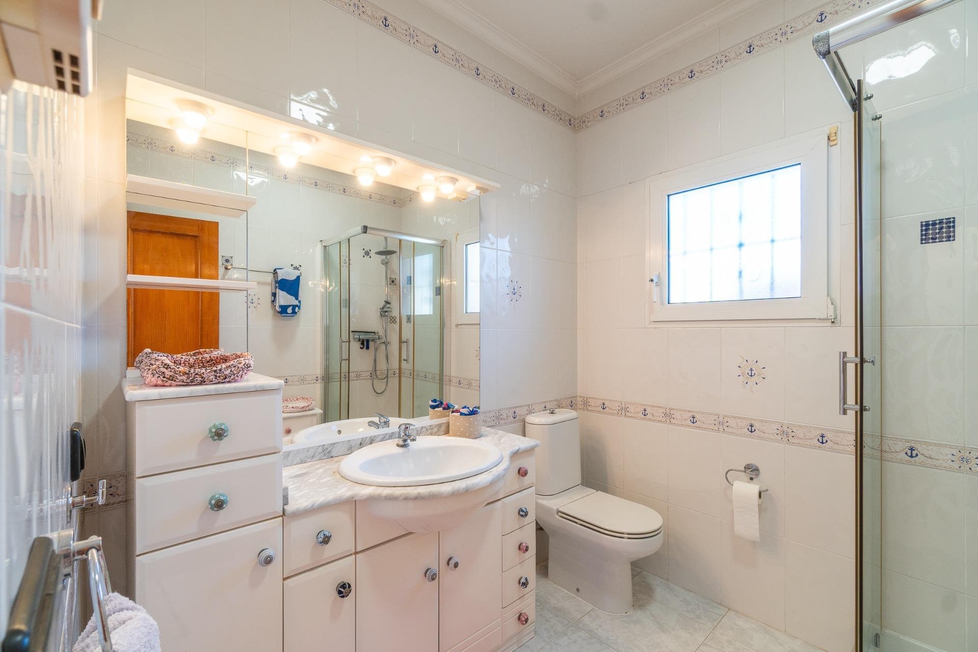 Resale - Villa * - Orihuela Costa * - La Zenia *