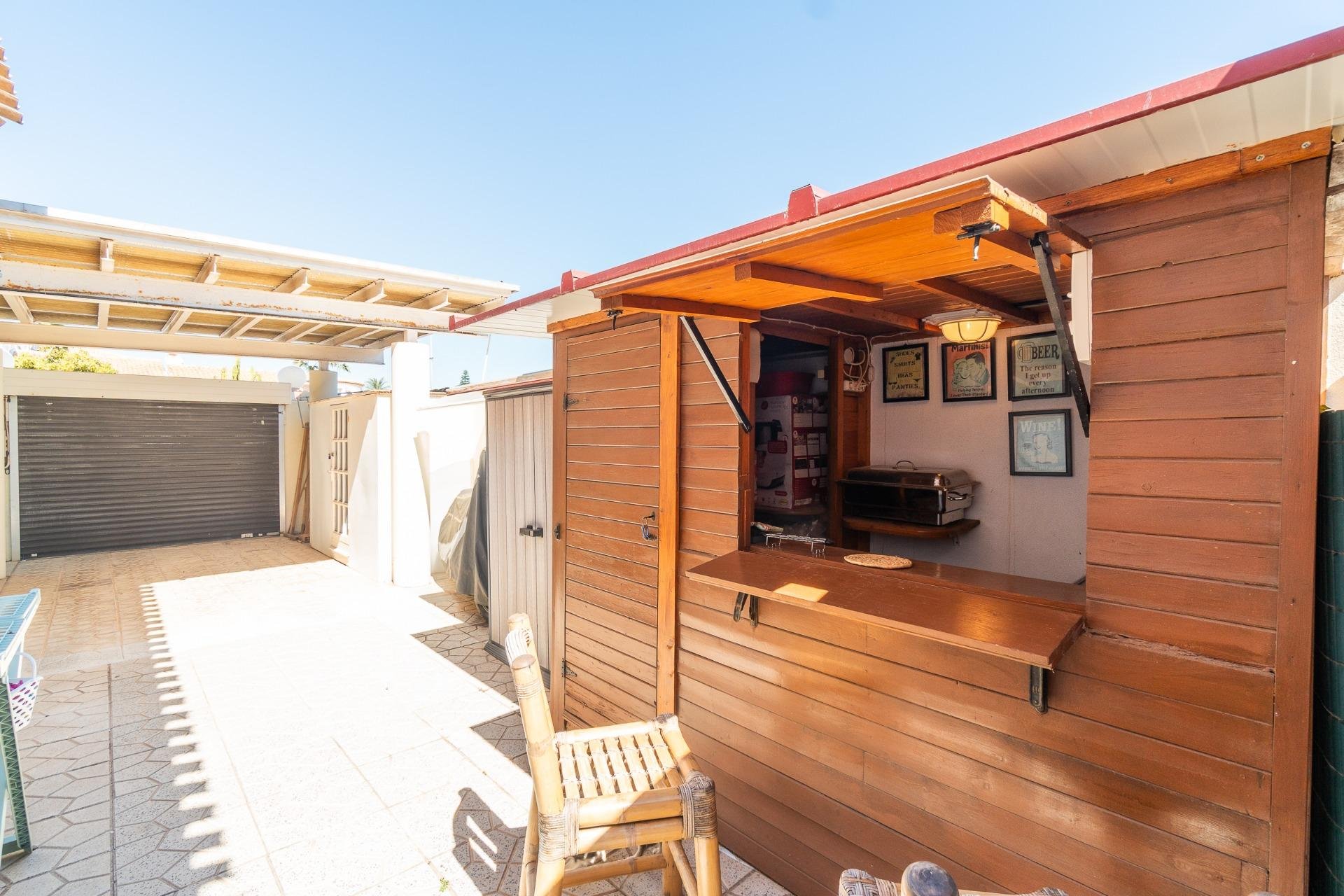 Resale - Villa * - Orihuela Costa * - La Zenia *