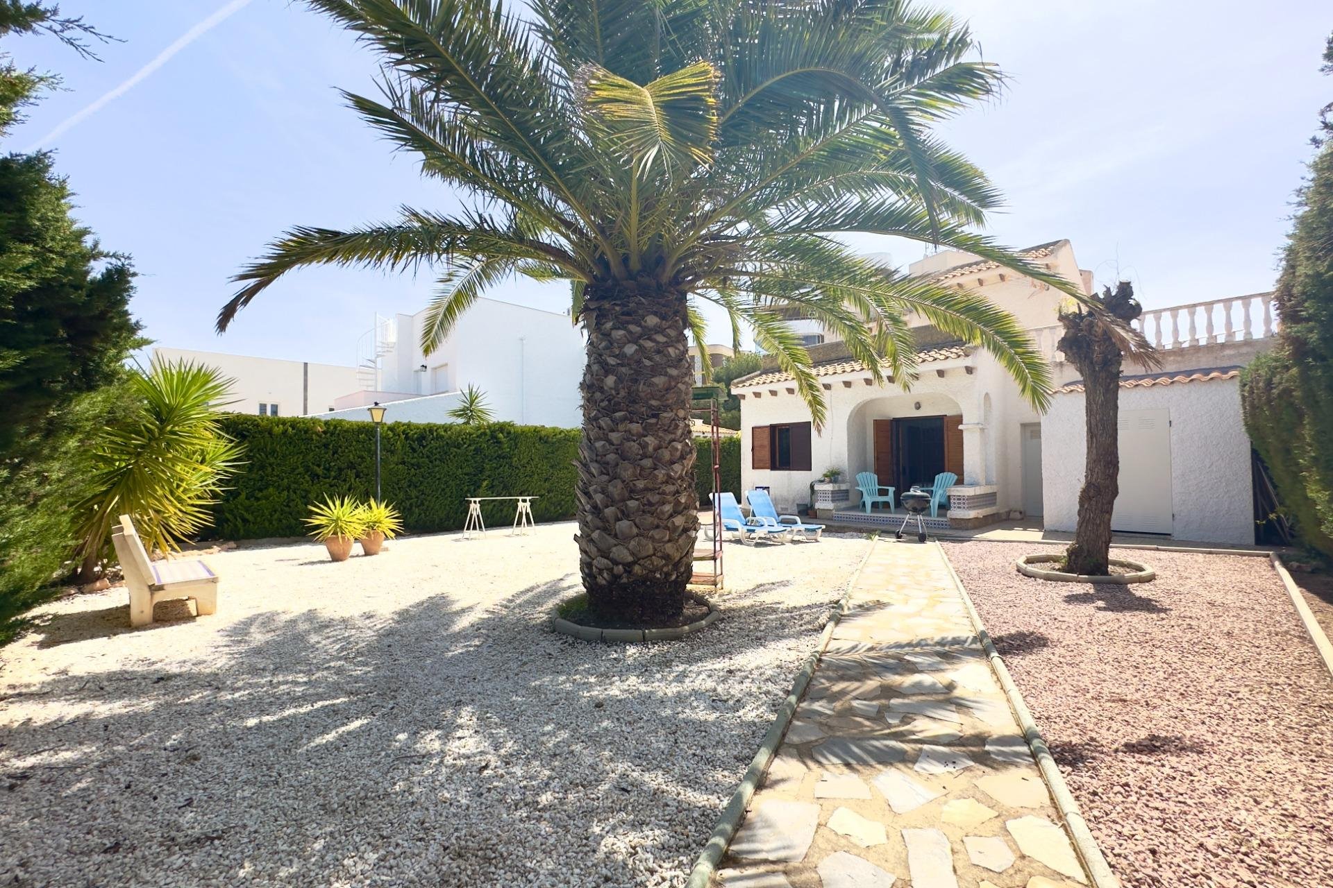 Resale - Villa * - Orihuela Costa * - La Zenia *