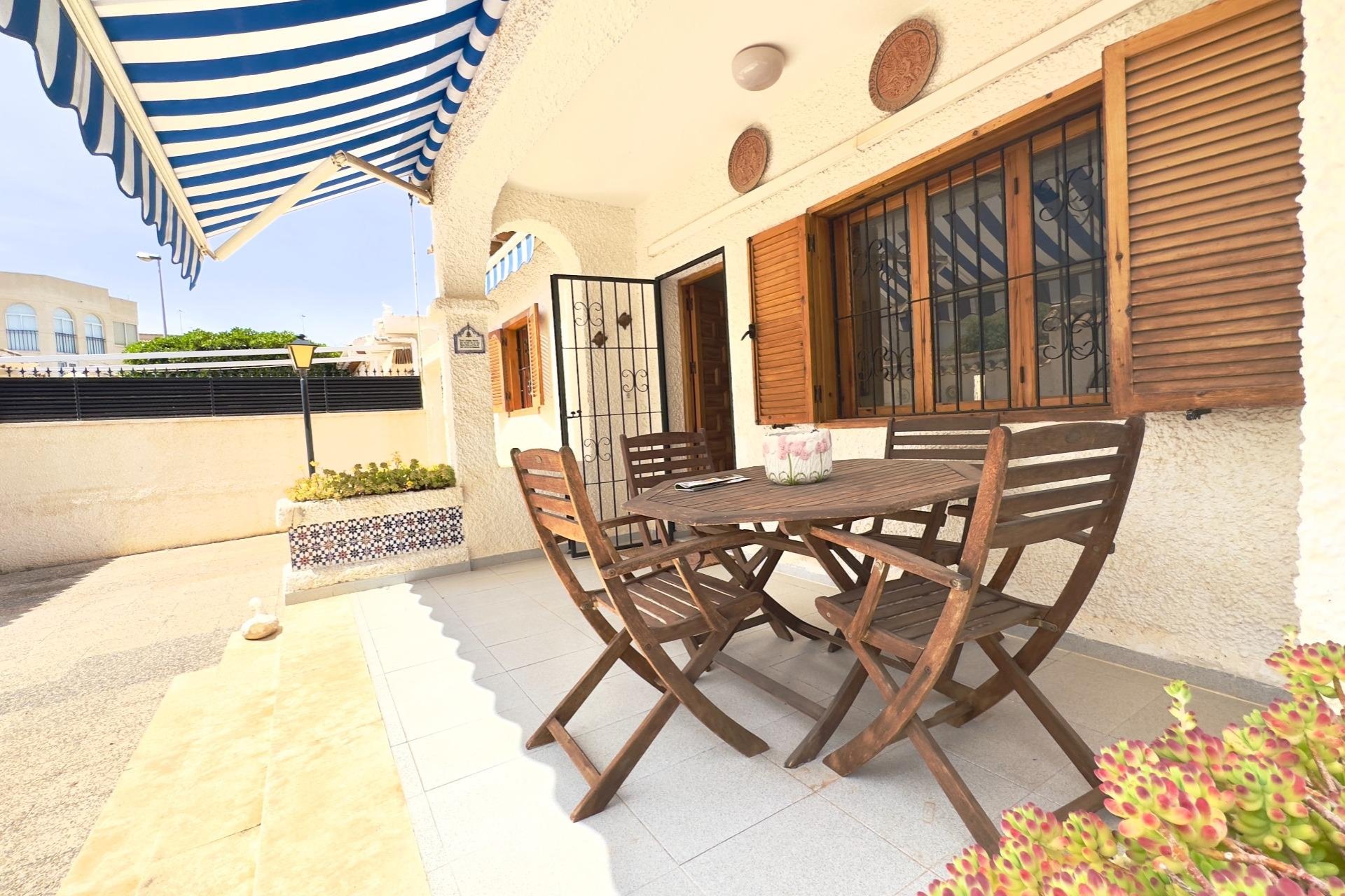 Resale - Villa * - Orihuela Costa * - La Zenia *