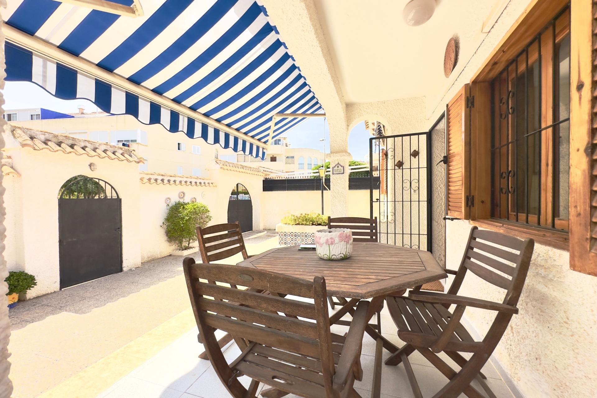 Resale - Villa * - Orihuela Costa * - La Zenia *