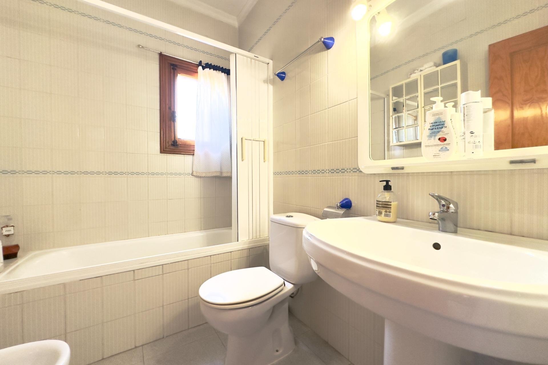 Resale - Villa * - Orihuela Costa * - La Zenia *
