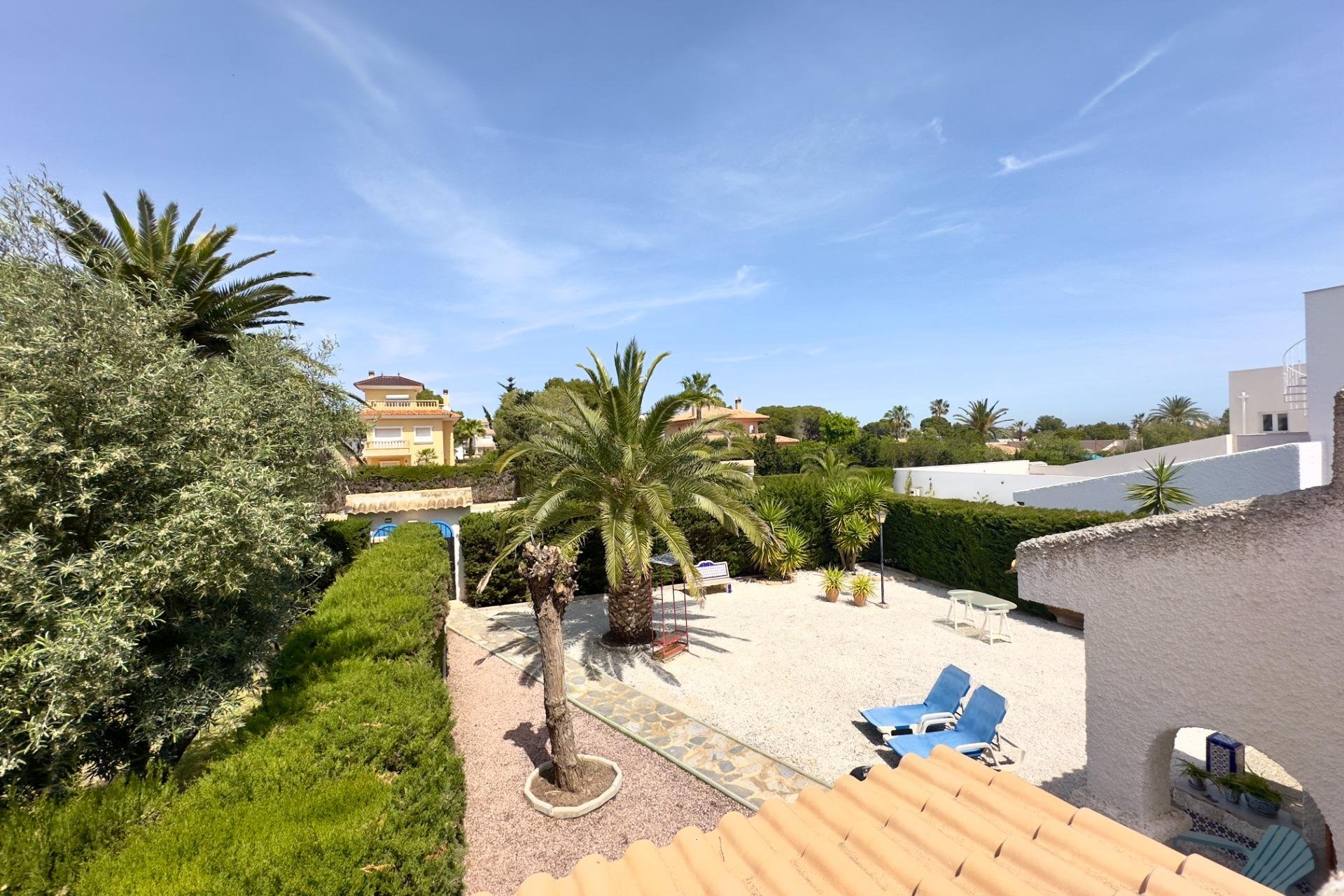 Resale - Villa * - Orihuela Costa * - La Zenia *