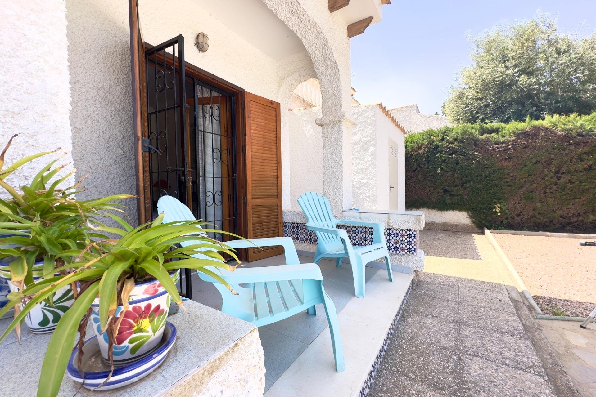 Resale - Villa * - Orihuela Costa * - La Zenia *