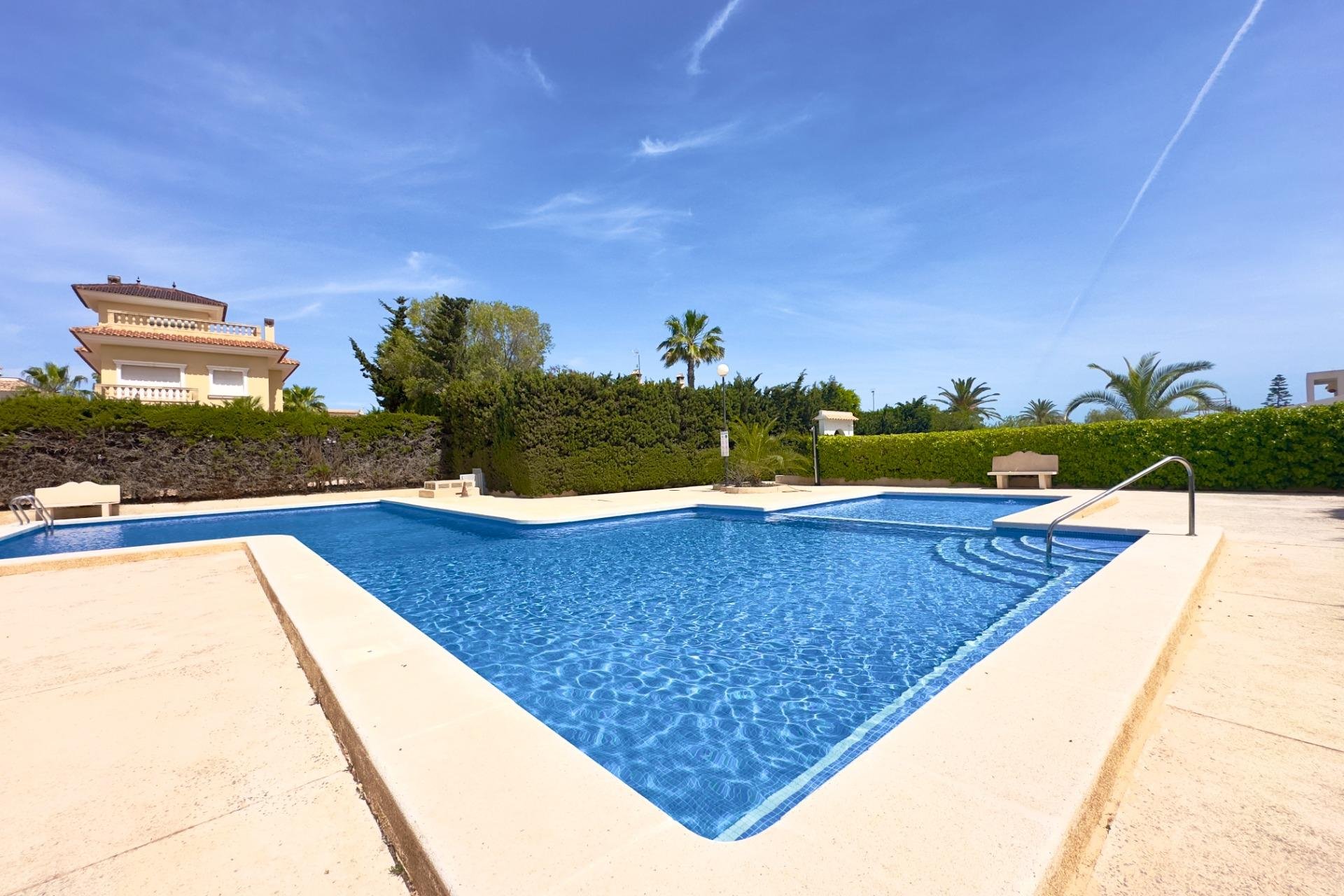 Resale - Villa * - Orihuela Costa * - La Zenia *