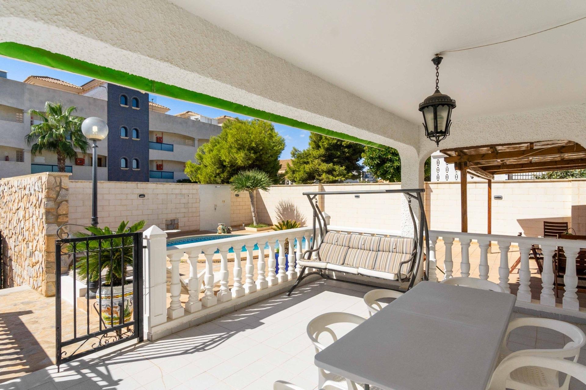 Resale - Villa - Orihuela Costa - La Zenia